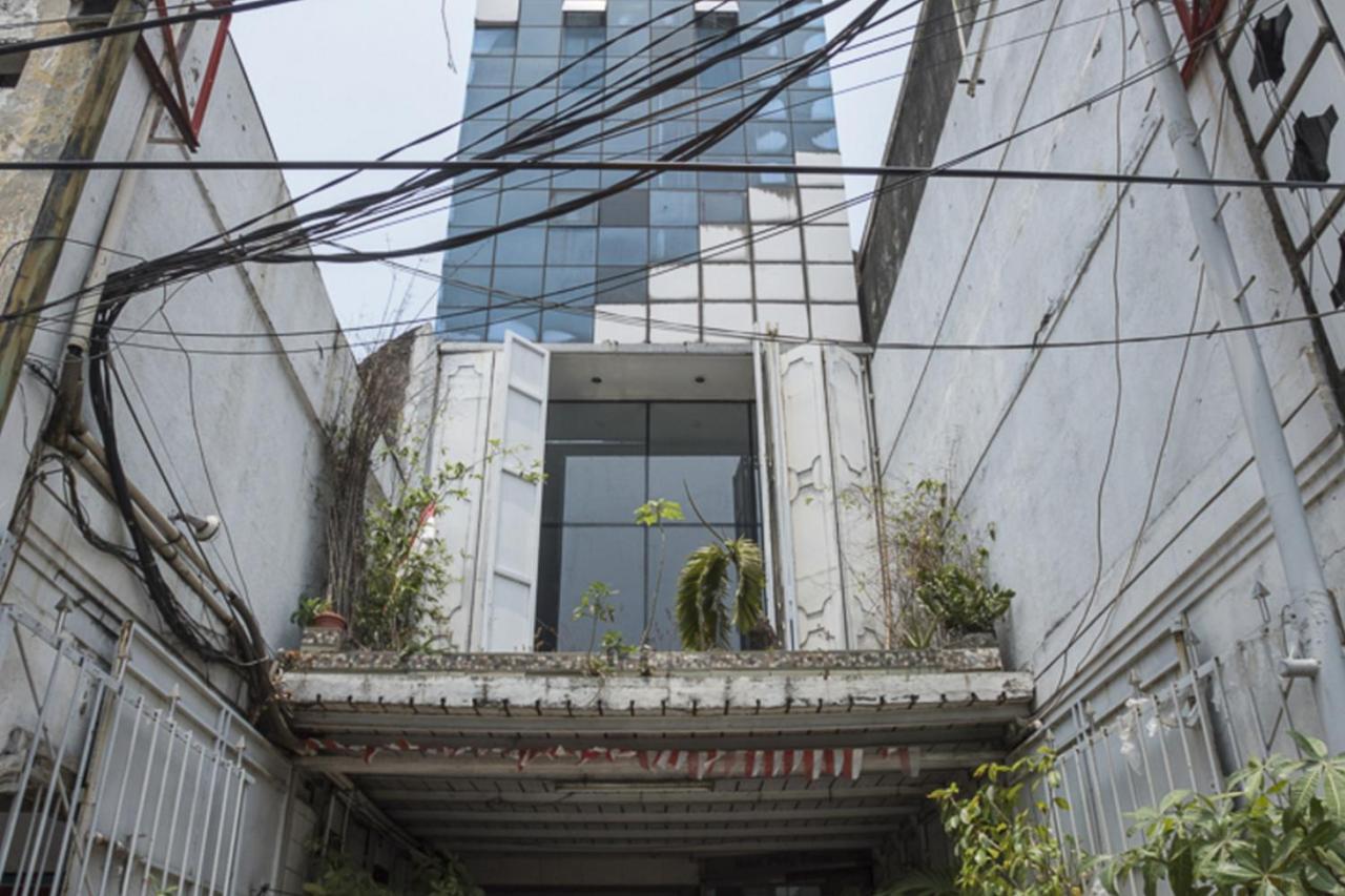 Reddoorz Plus Near Jakarta Kota Station Exterior foto